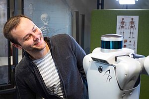 Wie kommunizieren Mensch und Roboter in der Zukunft? Einblick ins Human.VR.Lab an der BHT