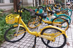 Fahrräder auf dem Campus der Tongji Universität in Shanghai