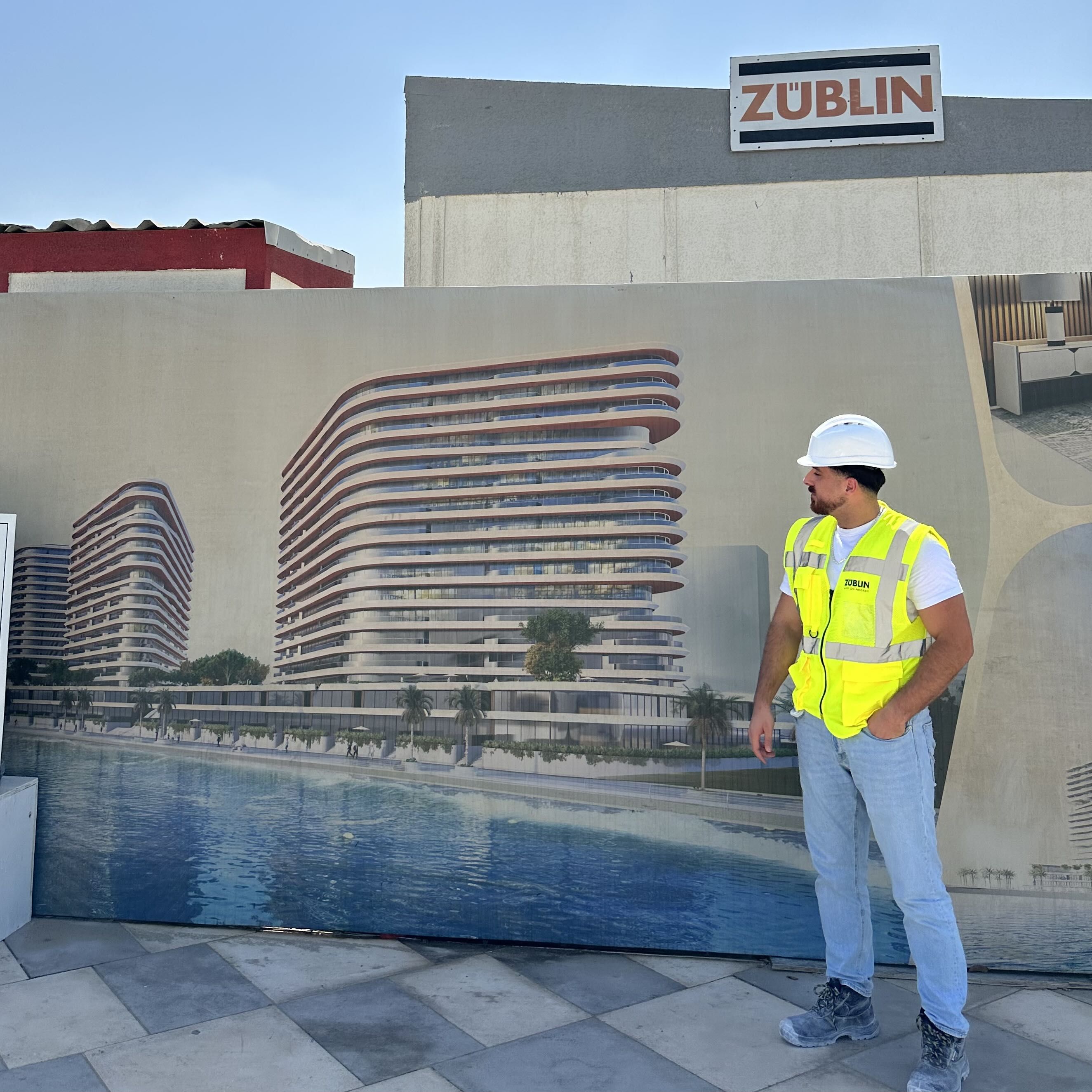 Student bei seinem Auslandspraktikum in Abu Dhabi